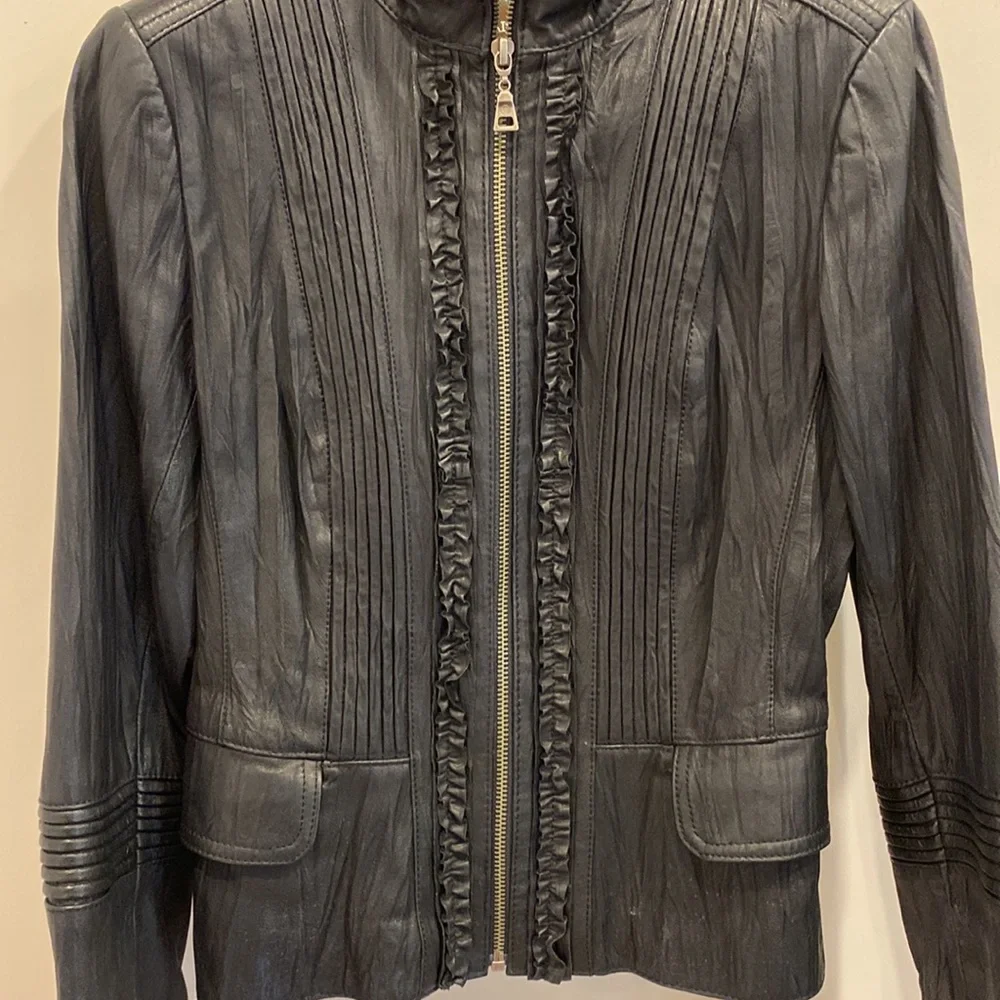 Danier distressed cropped leather jacket - Picture 2 of 4